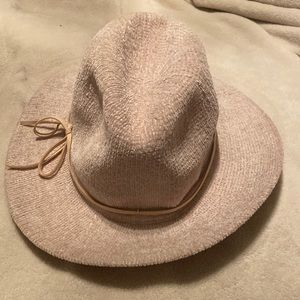 Women’s Cream Fedora Hat